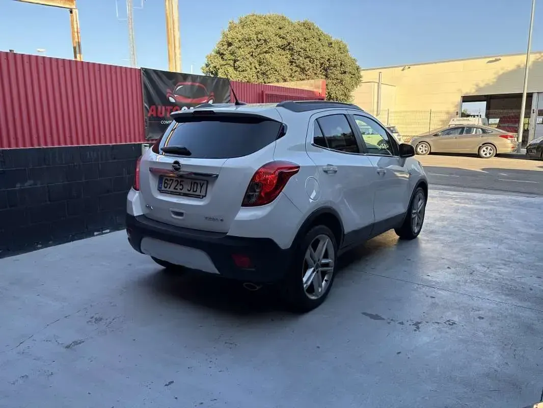 Usado Opel Mokka Selective 140 CV (102 kW) 2015 Blanco SUV