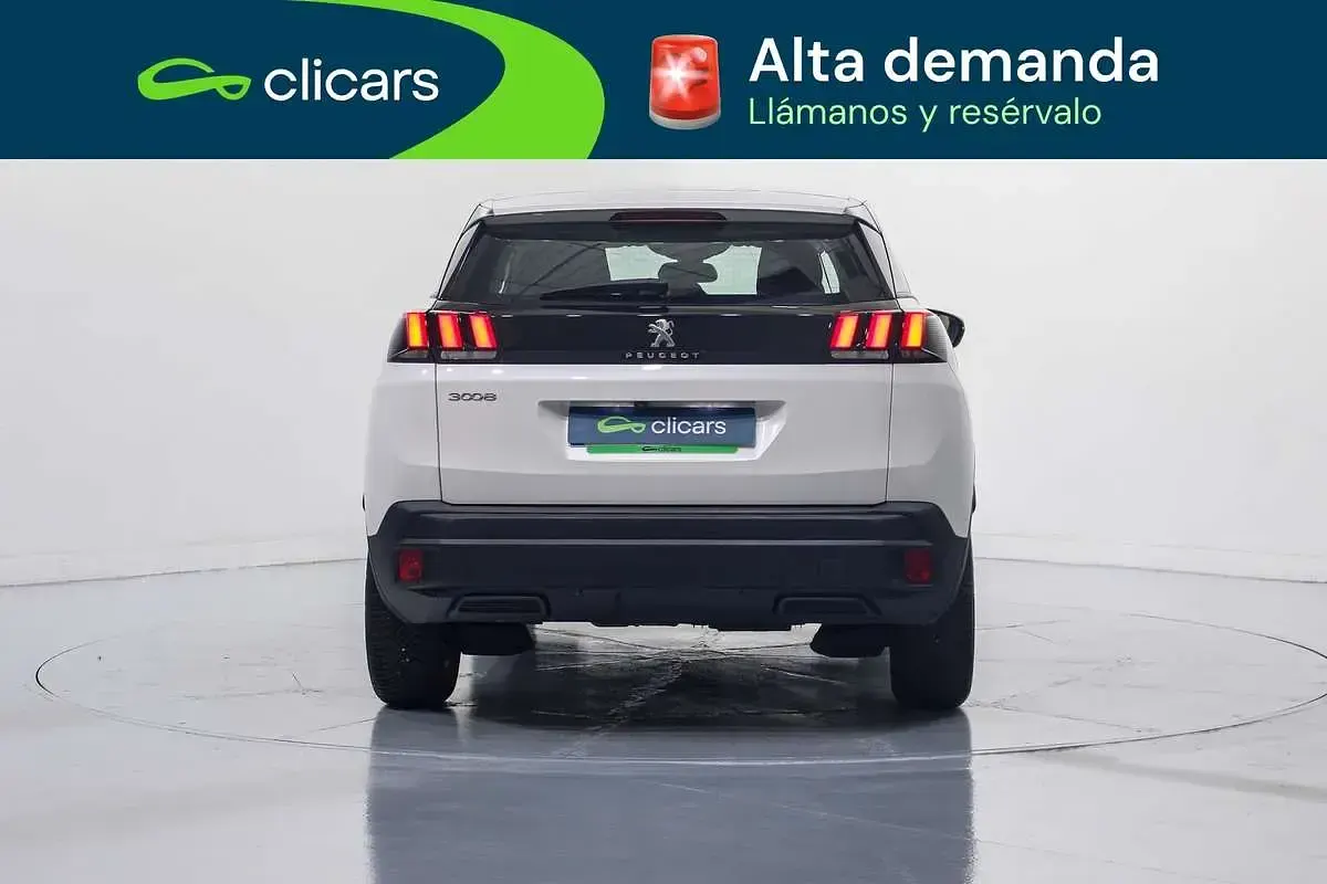 Usado Peugeot 3008 Active 131 CV (96 kW) 2023 Blanco SUV