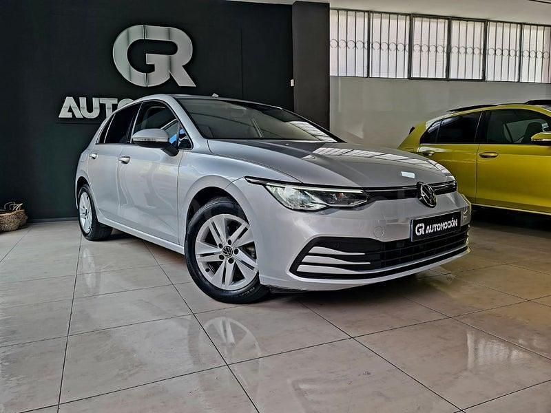 Usado VW Golf VIII 110 CV (80 kW) 2021 Gris / plata Berlina
