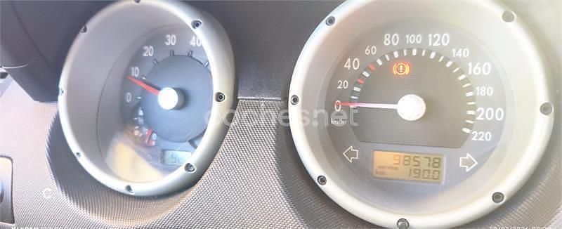 Usado VW Polo Trendline 75 CV (55 kW) 2001 Gris / plata Berlina