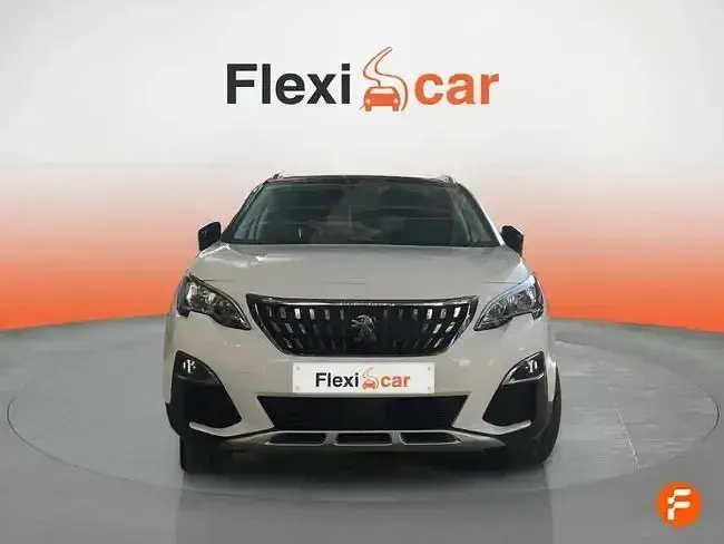 Usado Peugeot 5008 Active 130 CV (95 kW) 2021 Blanco Monovolumen