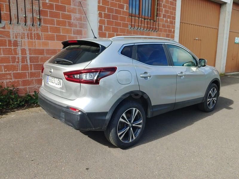 Usado Nissan Qashqai Acenta 115 CV (84 kW) 2020 Gris / plata SUV