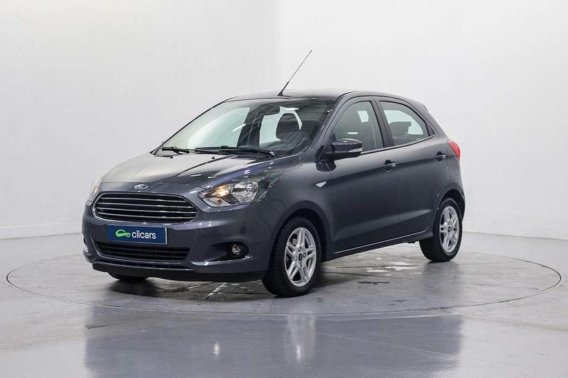 Usado Ford Ka Plus 86 CV (63 kW) 2018 Gris Utilitario