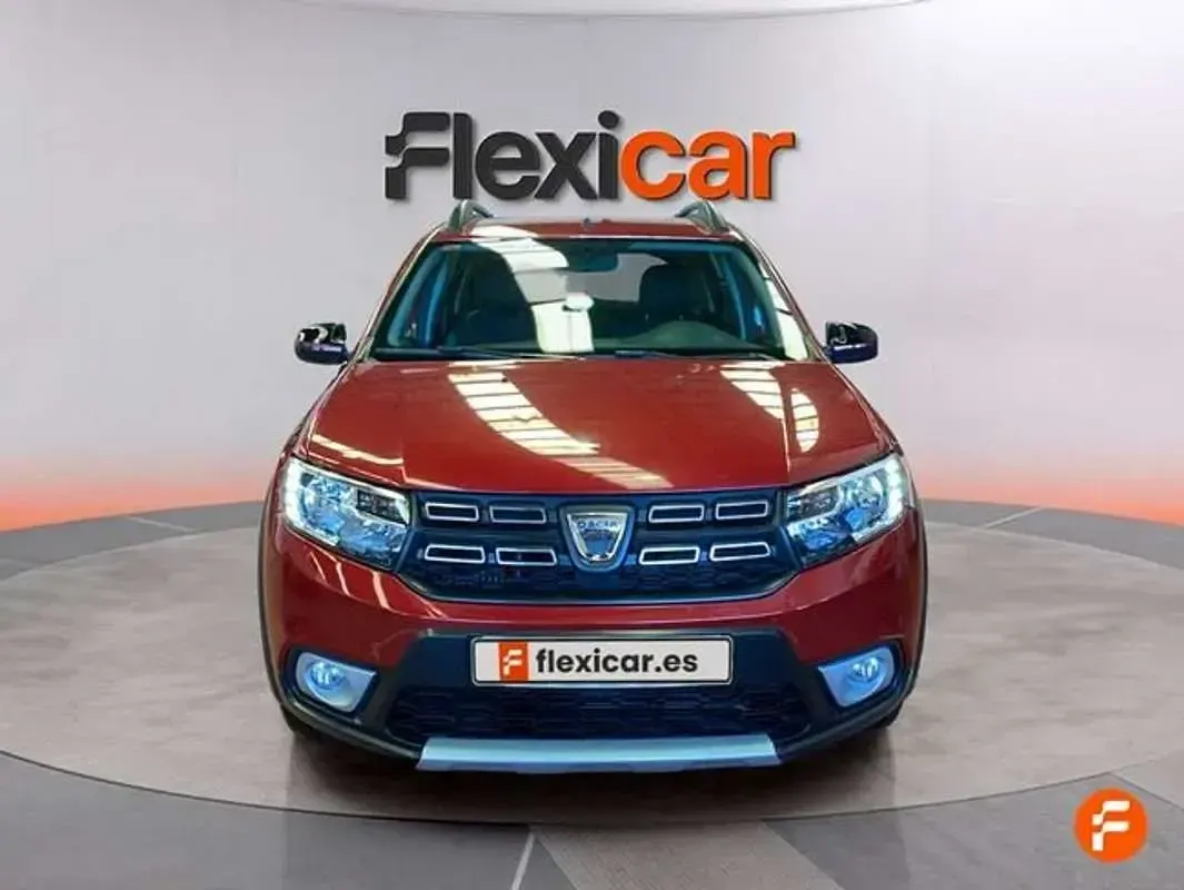 Usado Dacia Sandero 90 CV (66 kW) 2019 Rojo Berlina