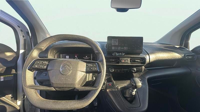 Usado Citroën Berlingo Feel 102 CV (75 kW) 2024 Blanco Monovolumen