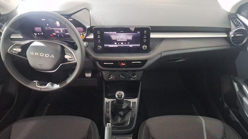 Usado Skoda Fabia Selection 95 CV (69 kW) 2025 Plata brilliant metalizado Utilitario