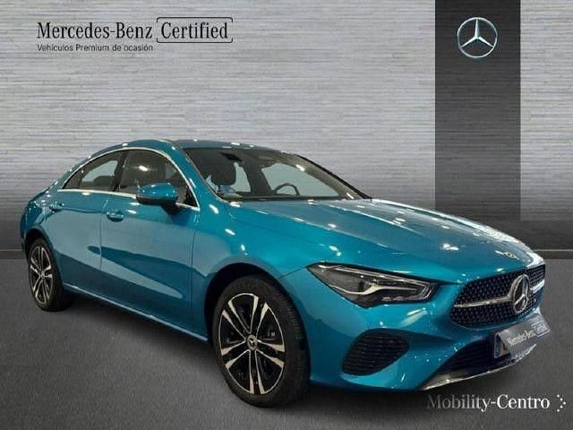 Usado Mercedes CLA250e 218 CV (160 kW) 2024 Azul híper Coupe