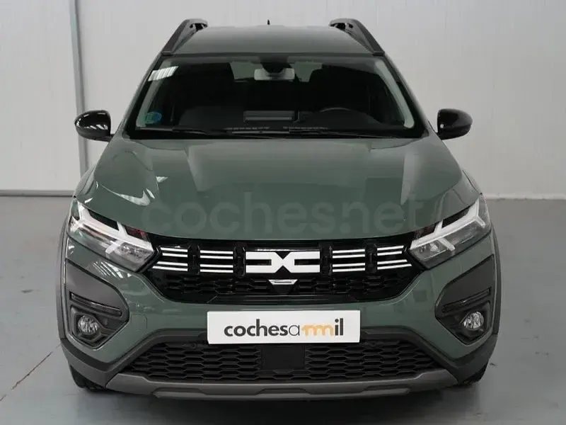 Usado Dacia Jogger Extreme 100 CV (73 kW) 2023 Verde Monovolumen