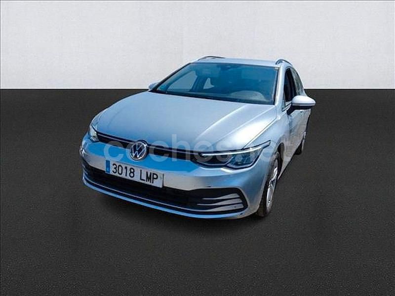 Gris / plata Usado 2021 VW Golf VIII Life Familiar | 13.990 € (Caro) - Imagen 1/1