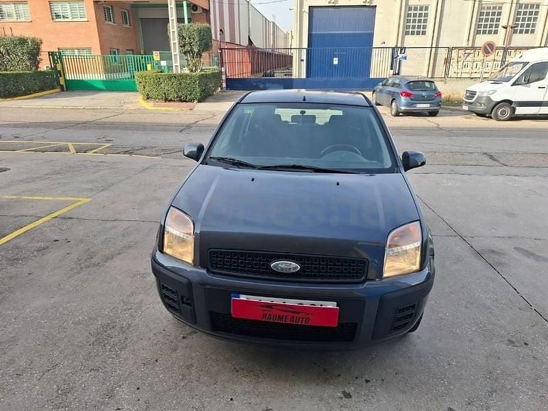 Usado Ford Fusion Ambiente 80 CV (58 kW) 2008 Gris / plata Berlina