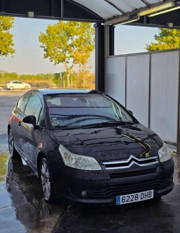 Usado Citroën C4 VTR Sport 109 CV (80 kW) 2005 Negro Utilitario