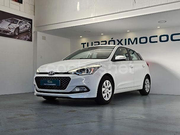 Usado Hyundai i20 84 CV (61 kW) 2016 Blanco Berlina
