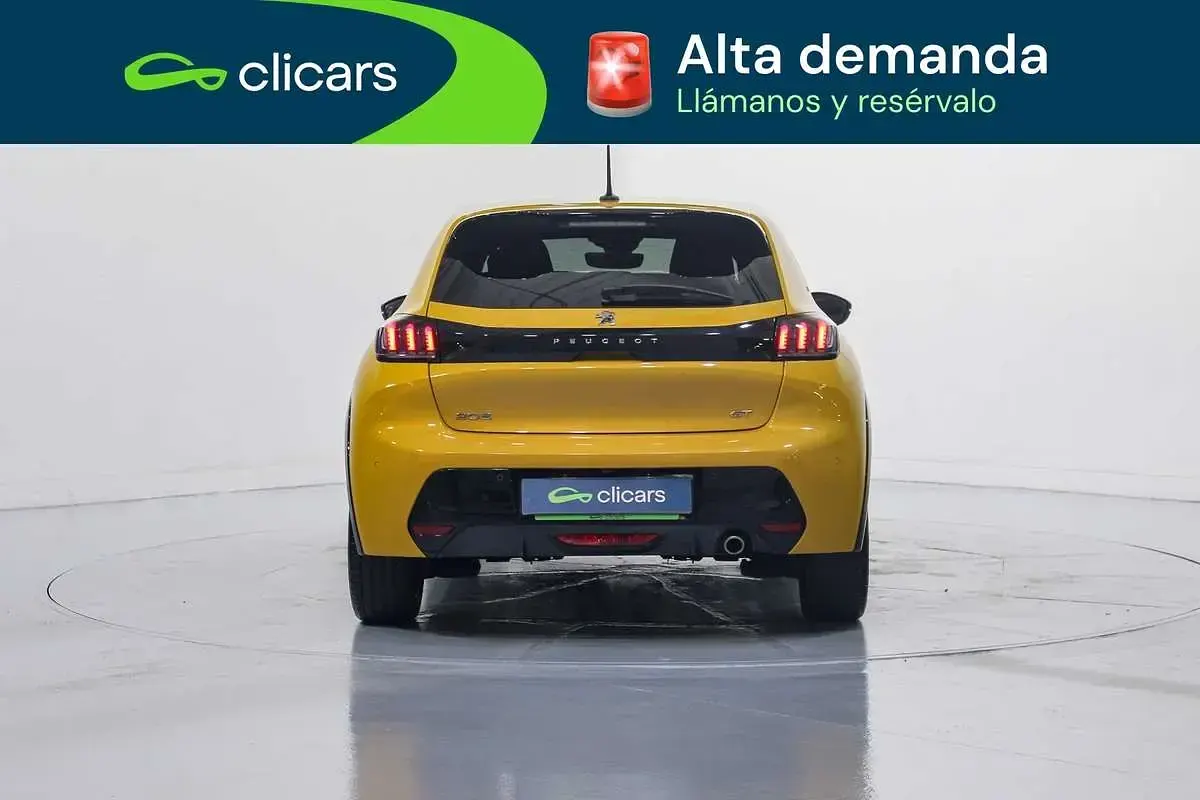 Usado Peugeot 208 GT 102 CV (75 kW) 2023 Amarillo Utilitario