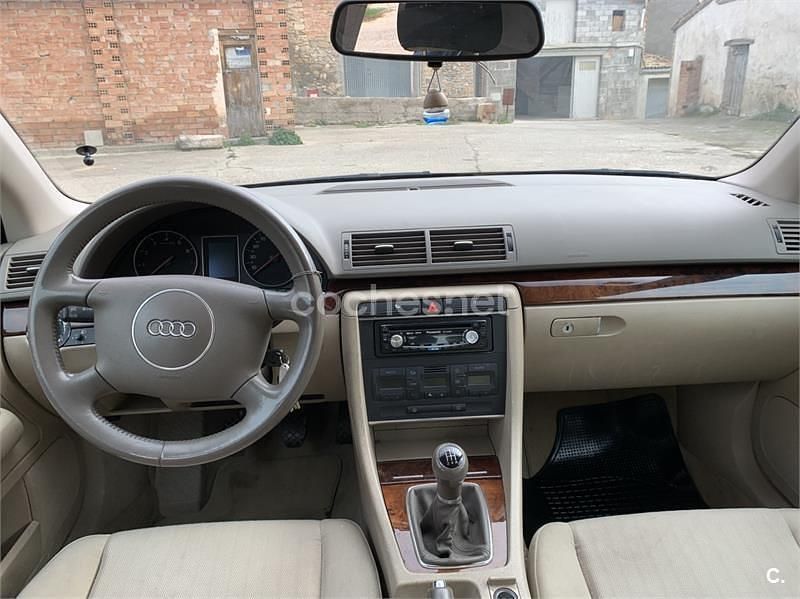 Usado Audi A4 150 CV (110 kW) 2003 Azul Berlina