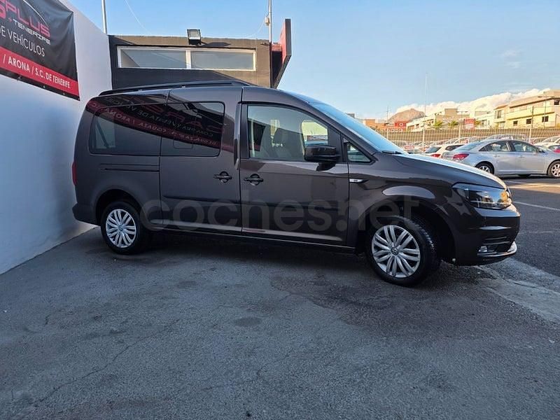 Usado VW Caddy Maxi 102 CV (75 kW) 2019 Marrón Monovolumen