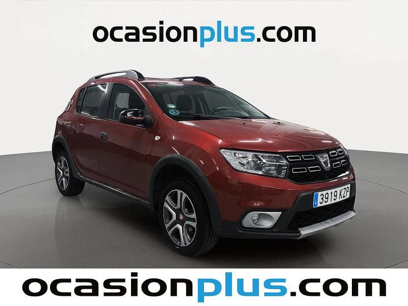 Usado Dacia Sandero 90 CV (66 kW) 2019 Rojo Utilitario