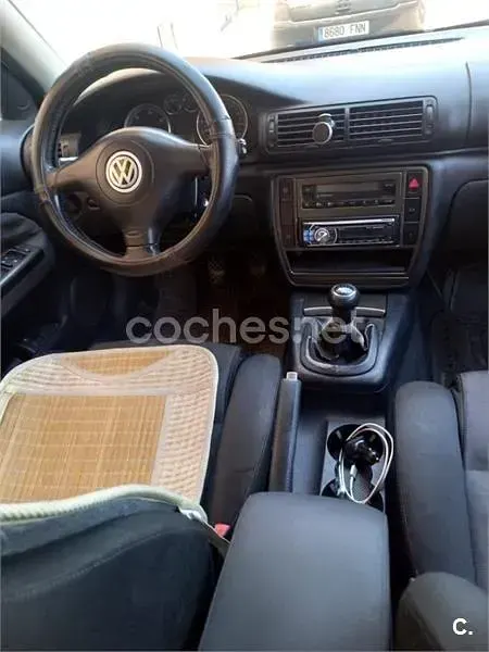 Usado VW Passat Advance 130 CV (95 kW) 2003 Azul Berlina