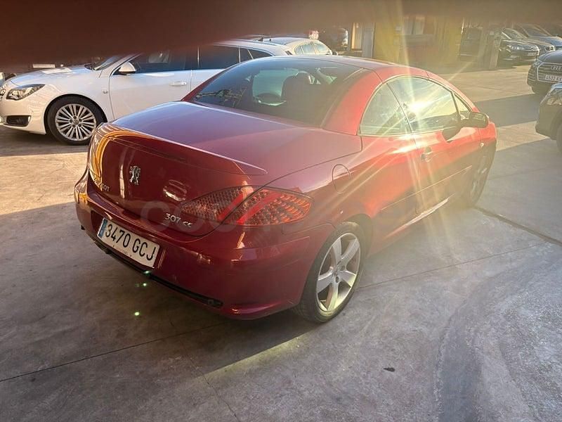 Usado Peugeot 307 CC Sport 136 CV (100 kW) 2008 Granate Descapotable