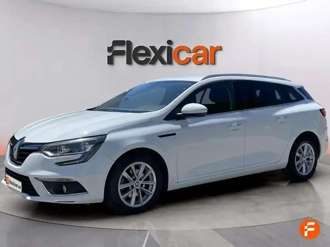 Usado Renault Mégane GrandTour LIMITED 132 CV (97 kW) 2017 Blanco Familiar