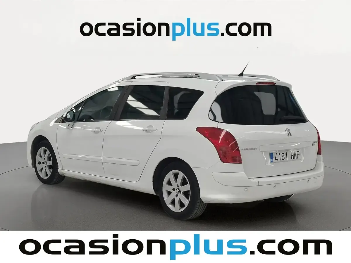 Usado Peugeot 308 Active 115 CV (84 kW) 2014 Blanco Familiar