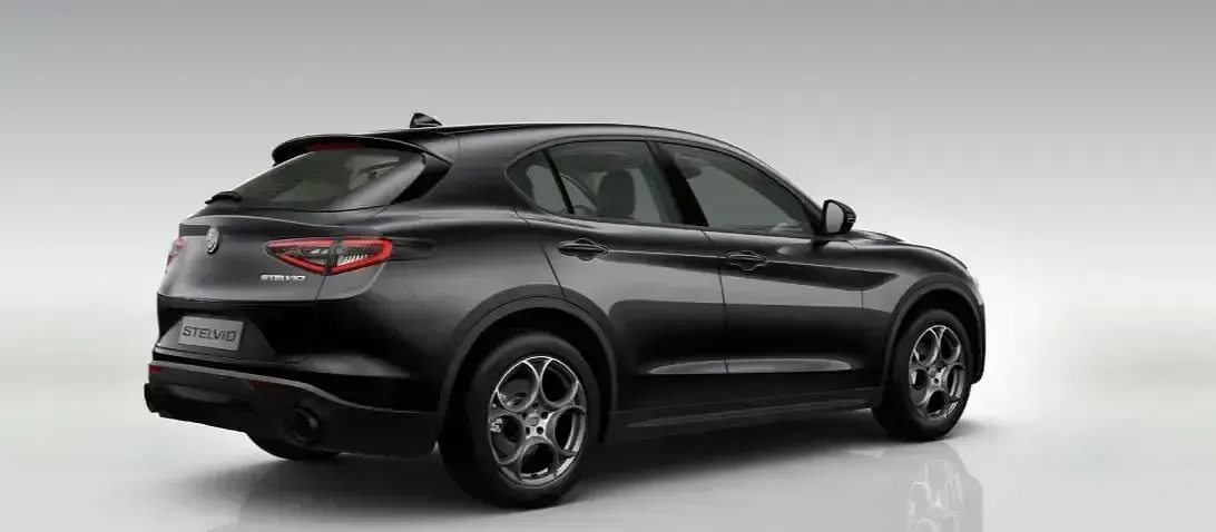 Usado Alfa Romeo Stelvio Sprint 160 CV (117 kW) 2023 Negro SUV