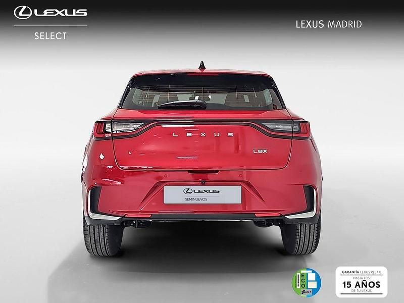 Usado Lexus LBX 136 CV (100 kW) 2025 Rojo SUV