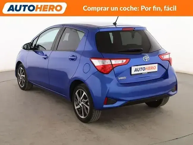 Usado Toyota Yaris Design 111 CV (81 kW) 2020 Azul Berlina
