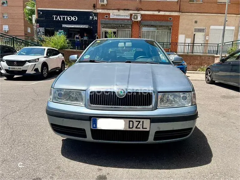 Usado Skoda Octavia Tour 101 CV (74 kW) 2006 Azul Berlina
