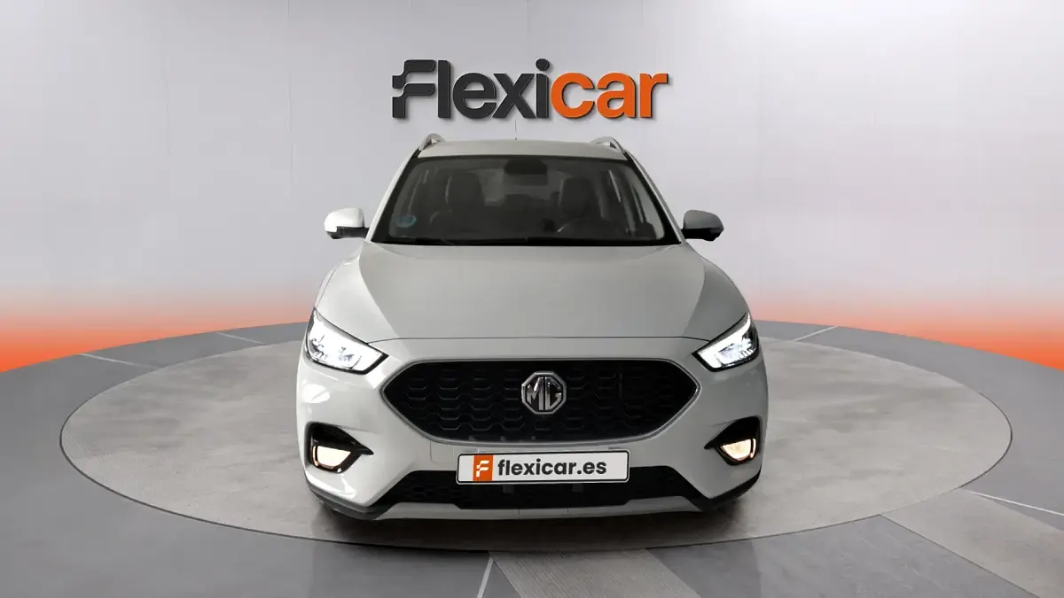 Usado MG ZS Luxury 111 CV (81 kW) 2023 Blanco SUV