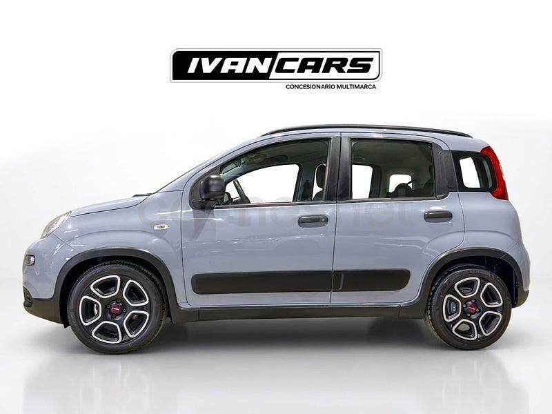 Usado Fiat Panda Cross Cross 70 CV (51 kW) 2022 Gris / plata Utilitario