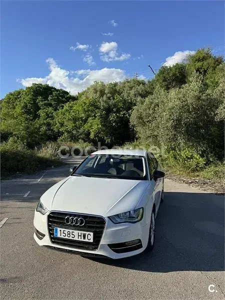 Usado Audi A3 Ambition 105 CV (77 kW) 2014 Blanco Berlina