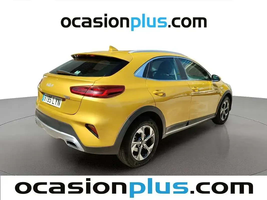 Usado Kia XCeed 160 CV (117 kW) 2022 Amarillo SUV