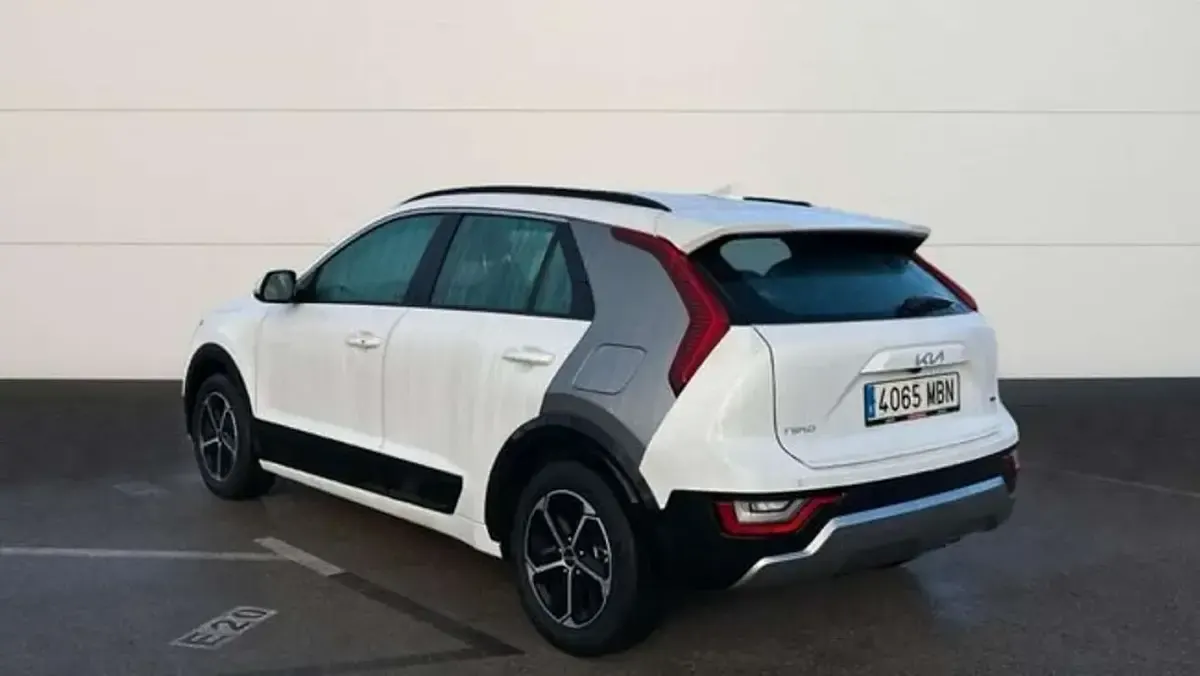 Usado Kia Niro 141 CV (103 kW) 2022 Blanco SUV