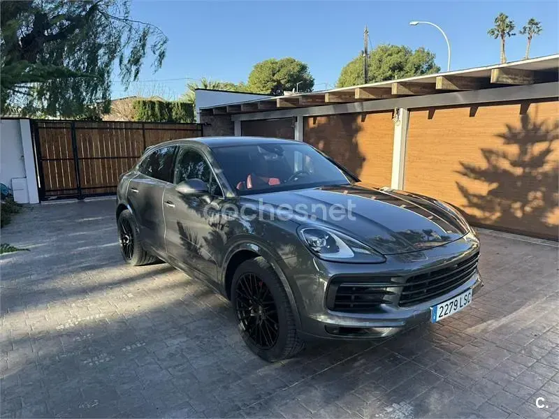 Usado Porsche Cayenne E-Hybrid Coupe 462 CV (339 kW) 2021 Gris / plata SUV