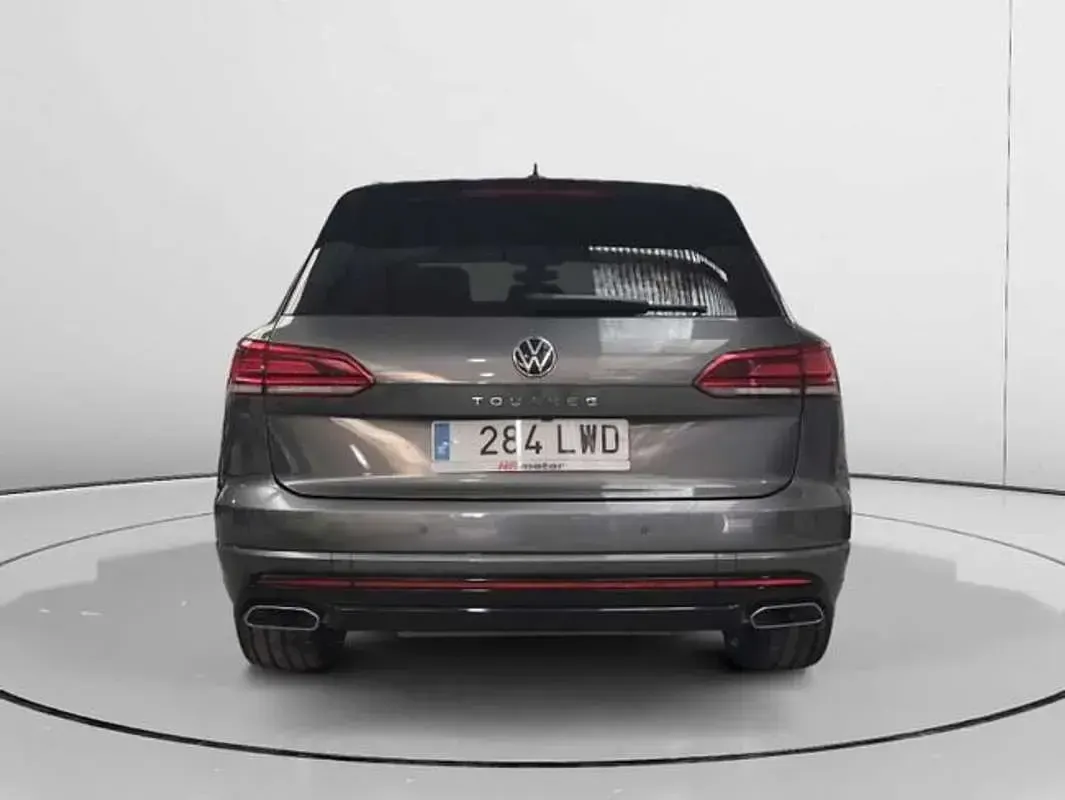 Usado VW Touareg Elegance 286 CV (210 kW) 2022 Gris SUV
