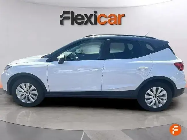 Usado Seat Arona Reference 95 CV (69 kW) 2023 Blanco SUV