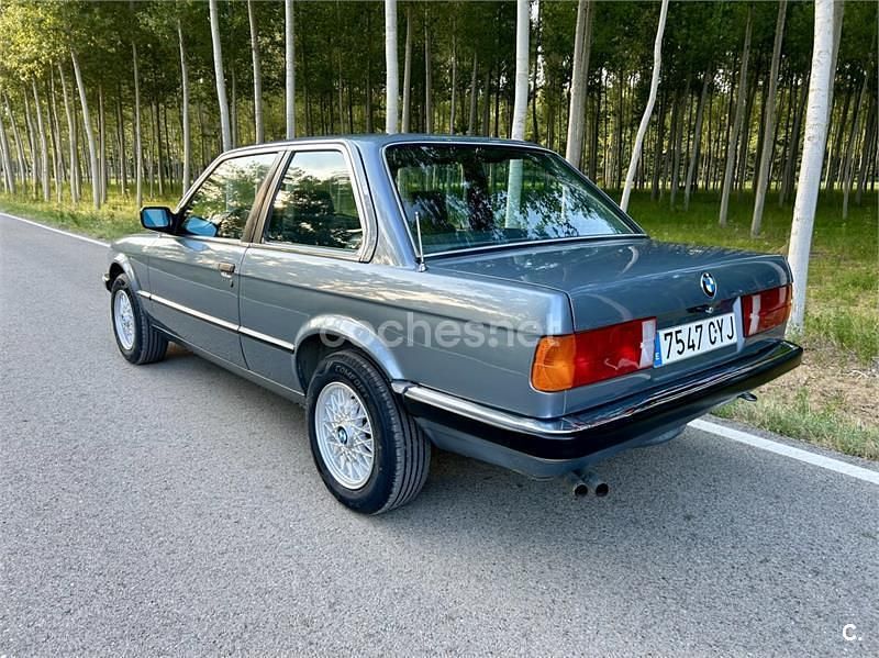 Usado BMW 325 190 CV (139 kW) 1992 Azul Coupe