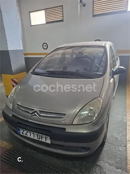 Usado Citroën Xsara Picasso 110 CV (80 kW) 2004 Beige Monovolumen