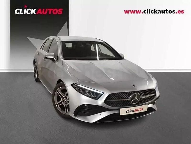 Usado Mercedes A180 136 CV (100 kW) 2024 Gris / plata Berlina