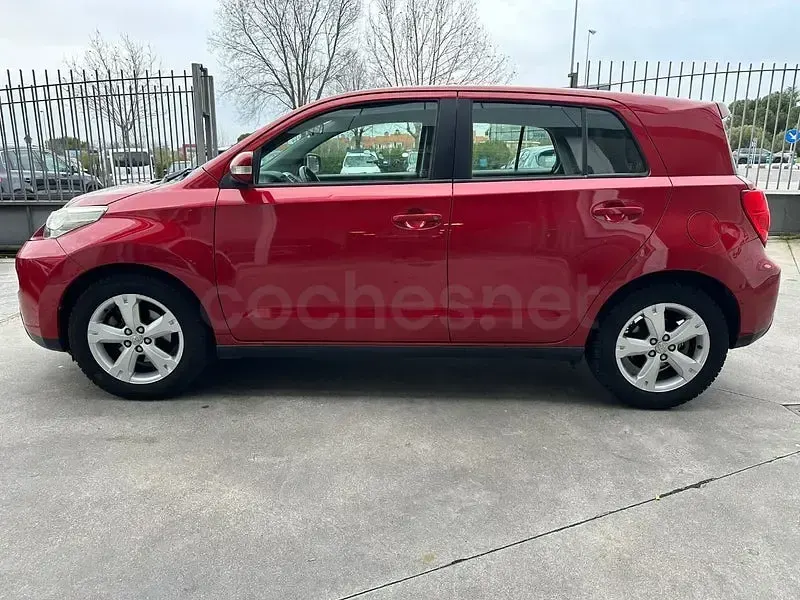 Usado Toyota Urban Cruiser Active 100 CV (73 kW) 2010 Granate Utilitario