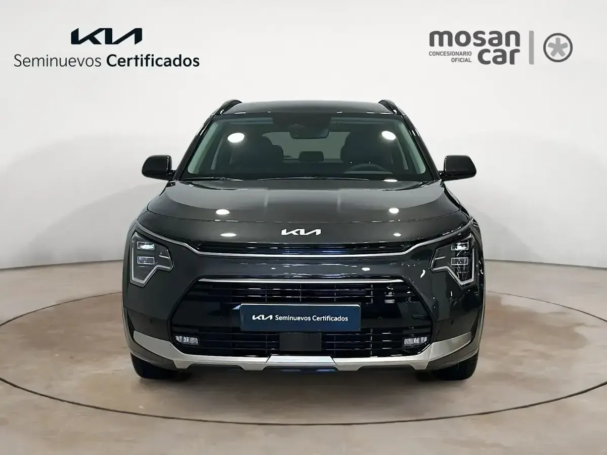Usado Kia Niro 139 CV (102 kW) 2025 Gris interestelar SUV