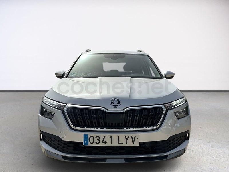Usado Skoda Kamiq 110 CV (80 kW) 2022 Gris / plata SUV
