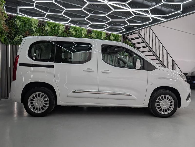 Usado Toyota Proace City City 102 CV (75 kW) 2022 Blanco Monovolumen