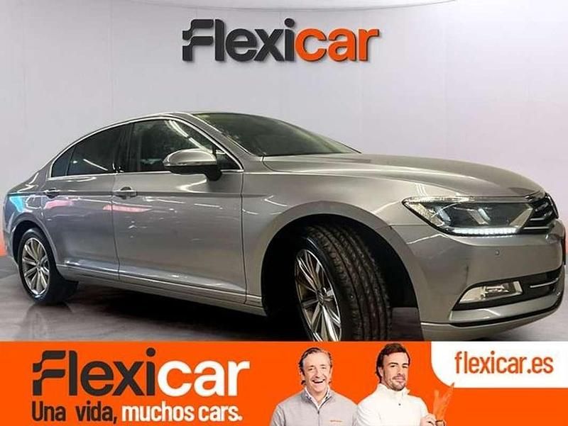 Gris Usado 2019 VW Passat Advance Berlina | 16.490 € (Precio justo) - Imagen 1/4