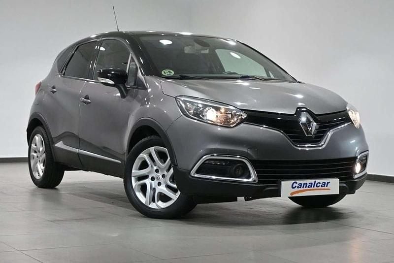 Usado Renault Captur Zen 90 CV (66 kW) 2015 Gris SUV