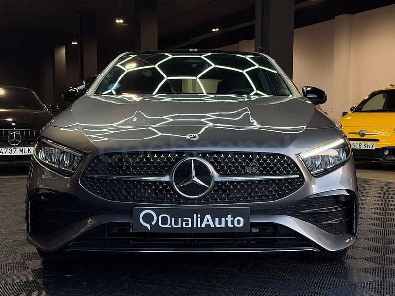 Usado Mercedes A250 218 CV (160 kW) 2024 Gris / plata Berlina
