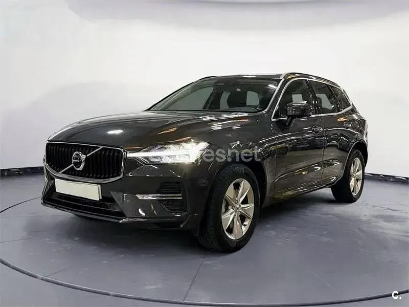 Usado Volvo XC60 Momentum 197 CV (144 kW) 2022 Gris / plata SUV