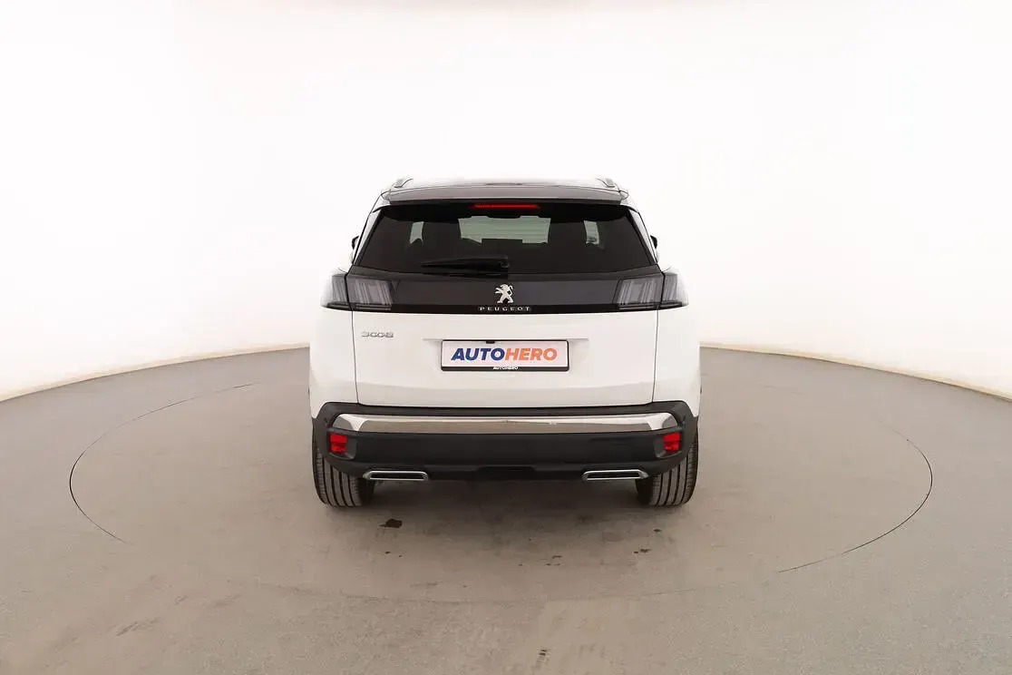 Usado Peugeot 3008 Allure 131 CV (96 kW) 2021 Blanco SUV