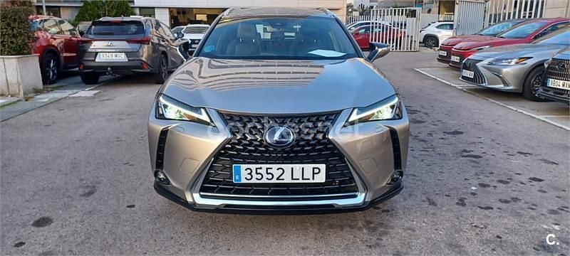 Usado Lexus UX Business Edition 184 CV (135 kW) 2020 Gris / plata SUV