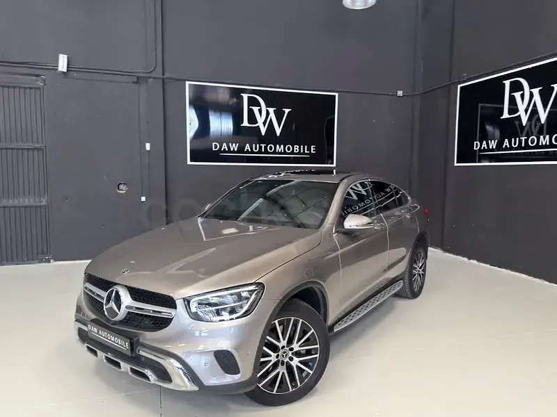 Usado Mercedes GLC300e 306 CV (225 kW) 2022 Beige SUV